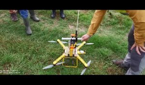 Harmignies: voici comment le drone dépose une balise sur une ligne à haute tension.