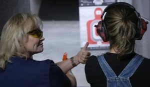 Au Texas, une instructrice de tir défend les armes comme symbole d'émancipation féminine