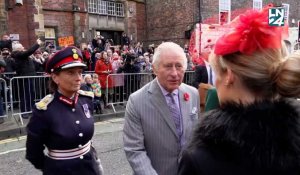 Le roi Charles III visé par des oeufs lors d'une visite