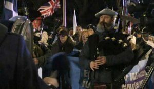 Les partisans de l'indépendance écossaise manifestent à Edimbourg, au son de la cornemuse