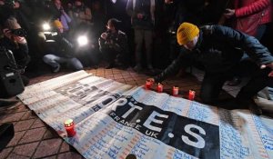 De Dunkerque à Paris, des hommages aux 27 migrants noyés il y a un an dans la Manche