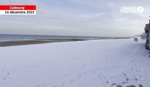 VIDEO. À Cabourg, la plage couverte de neige ce mercredi 14 décembre
