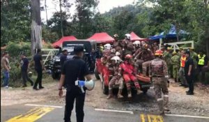 Malaisie : les secouristes sur les lieux d'un glissement de terrain meurtrier