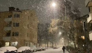 Images de fortes chutes de neige dans la capitale suédoise