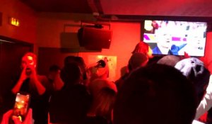 Saint-Quentin: ambiance de folie au bar Le Kraken avant le coup d'envoi de France-Maroc