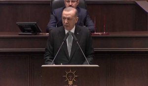 Erdogan critique les "incompétents cupides" qui attendent que "l'Etat tombe sous les ruines"