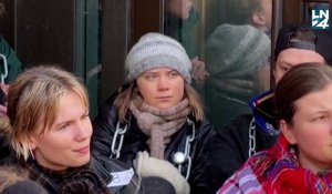 Greta Thunberg s'enchaine au ministère norvégien de l'Énergie