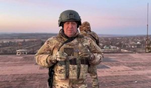 Ukraine: le chef de Wagner affirme que Bakhmout est "pratiquement encerclée"