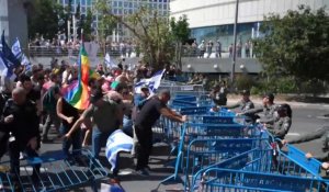 La police israélienne affronte des manifestants à Tel-Aviv