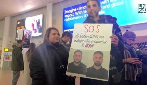 Expulsion de deux Iraniens: une requête a été lancée pour empêcher leur avion de décoller