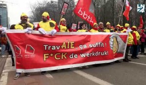 "On crève au boulot": le non-marchand a manifesté sa colère à Bruxelles