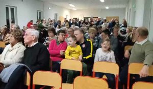 A l'occasion de la cérémonie de voeux le samedi 28 janvier, une salle pleine applaudit le discours de la maire à Ebblinghem.