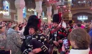 L’entrée émouvante des musiciens écossais à la messe du carnaval de Bailleul