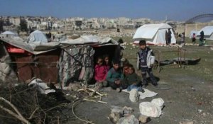 Sans abri depuis le séisme, des familles syriennes préoccupées par l'avenir