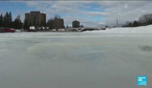 Canada : la plus grande patinoire du monde reste fermée, faute de glace