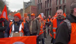 Au cœur de la manifestation contre la réforme des retraites à Lille, le 16 février