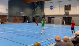 Futsal (D3E): action du match entre le Celtic FD Visé B et Mini 83 Bruxelles avec Guillaume Gillet