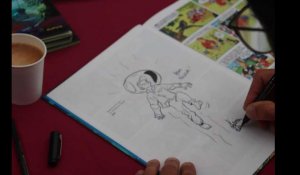 VIDÉO. Faites lire ! Au salon du livre du Mans, le dessinateur de « Spirou et Fantasio » régale les fans avec ses dédicaces 