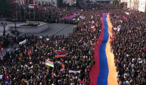 Rassemblement au Nagorny Karabakh contre le blocage de l'unique route menant à l'Arménie