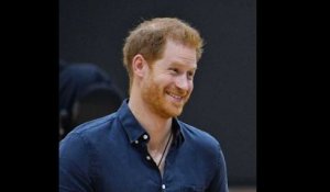 Dragué par une Japonaise, le prince Harry prouve sa fidélité à Meghan Markle