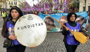 Manifestation à Marseille en hommage à trois militantes kurdes assassinées en 2013