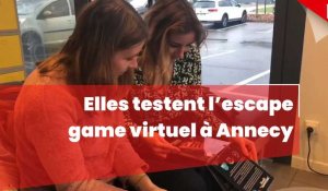 Aubane et Valentine testent l’escape game virtuel à Annecy.