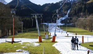 Dans les Alpes, la neige manque cruellement en pleine saison de ski
