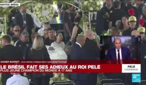 Le Brésil fait ses adieux à Pelé : des milliers de Brésiliens unis pour rendre hommage au "roi"
