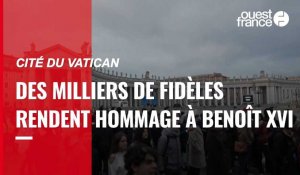 VIDÉO. Les fidèles affluent à Rome pour rendre hommage à Benoît XVI