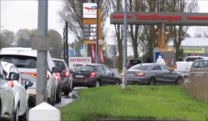 Dernier jour de ristourne chez Total : la queue à Coulogne et Calais