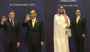 Macron et le prince saoudien Mohammed ben Salmane accueillis au sommet de l'Apec