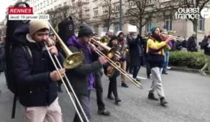 VIDÉO. Grève du 19 janvier : ambiance festive dans le cortège contre la réforme des retraites à Rennes