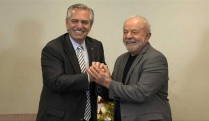 Brésil: Lula rencontre le président argentin après sa victoire