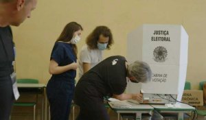 Brésil : fermeture des bureaux de vote pour la présidentielle