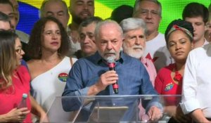 Brésil: Lula prononce un discours après sa victoire à la présidentielle