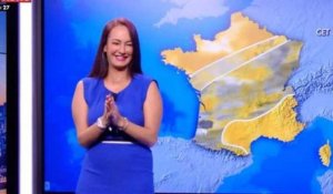 CNEWS : la journaliste météo Alexandra Blanc prise d’un fou rire après avoir trébuché