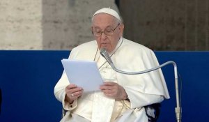 Au Colisée, le pape fustige la menace nucléaire qui pèse sur l'Ukraine