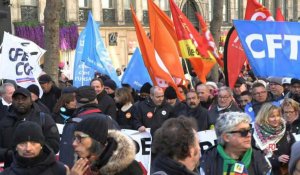 Retraites: moins de grévistes et de manifestants pour le 3e jour de mobilisation