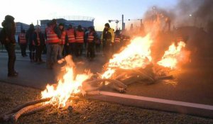 Retraites: manifestation devant la raffinerie de Donges