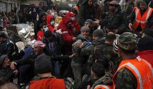 Les secouristes et hôpitaux syriens débordés par les victimes du séisme