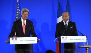 À Paris, John Kerry et Laurent Fabius répètent leur position commune sur la Syrie