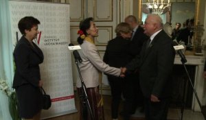 Aung San Suu Kyi rencontre Lech Walesa à Varsovie