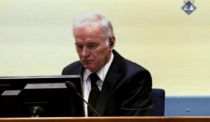 Mladic: les Serbes se "défendaient" à Sarajevo, assure un témoin