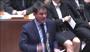 Valls critique les élus présents dans les manifs interdites