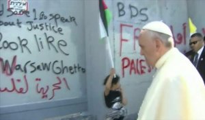 Le geste inattendu du pape François face au mur israélien