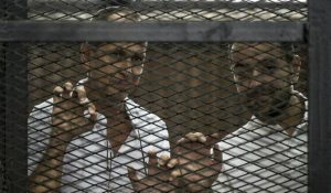 Égypte : de sept à dix ans de prison pour trois journalistes d'Al-Jazira