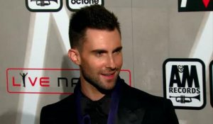 Adam Levine dit qu'il n'a pas eu de relations sexuelles avec Lindsay Lohan