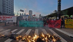 Sao Paulo : grève et affrontements à trois jours du Mondial