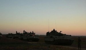 Gaza: Les tanks israéliens se massent à la frontière