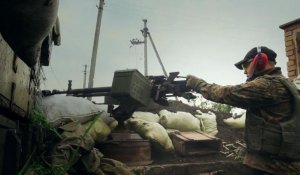 Les combats à l'arme lourde continuent dans l'est de l'Ukraine